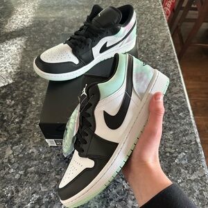 Jordan 1 low tie dye